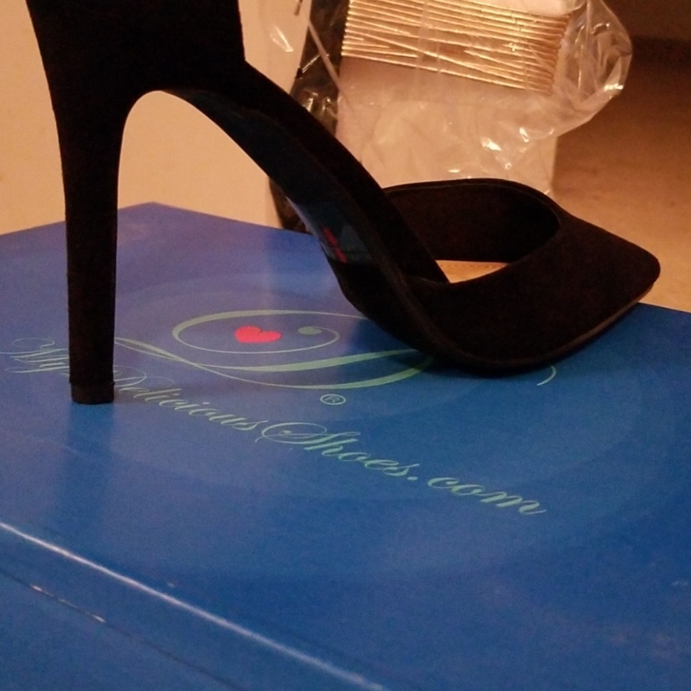 Delicious heels - Picture 3 of 3